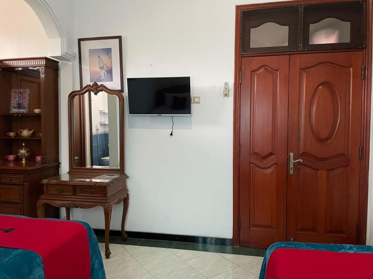 Hotel Reddoorz Syariah @ Karang Pilang Karangpilang Exteriér fotografie