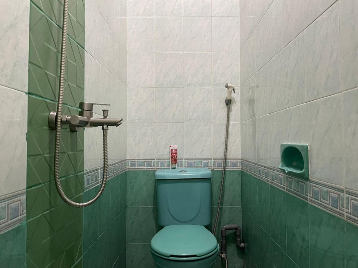 Hotel Reddoorz Syariah @ Karang Pilang Karangpilang Exteriér fotografie