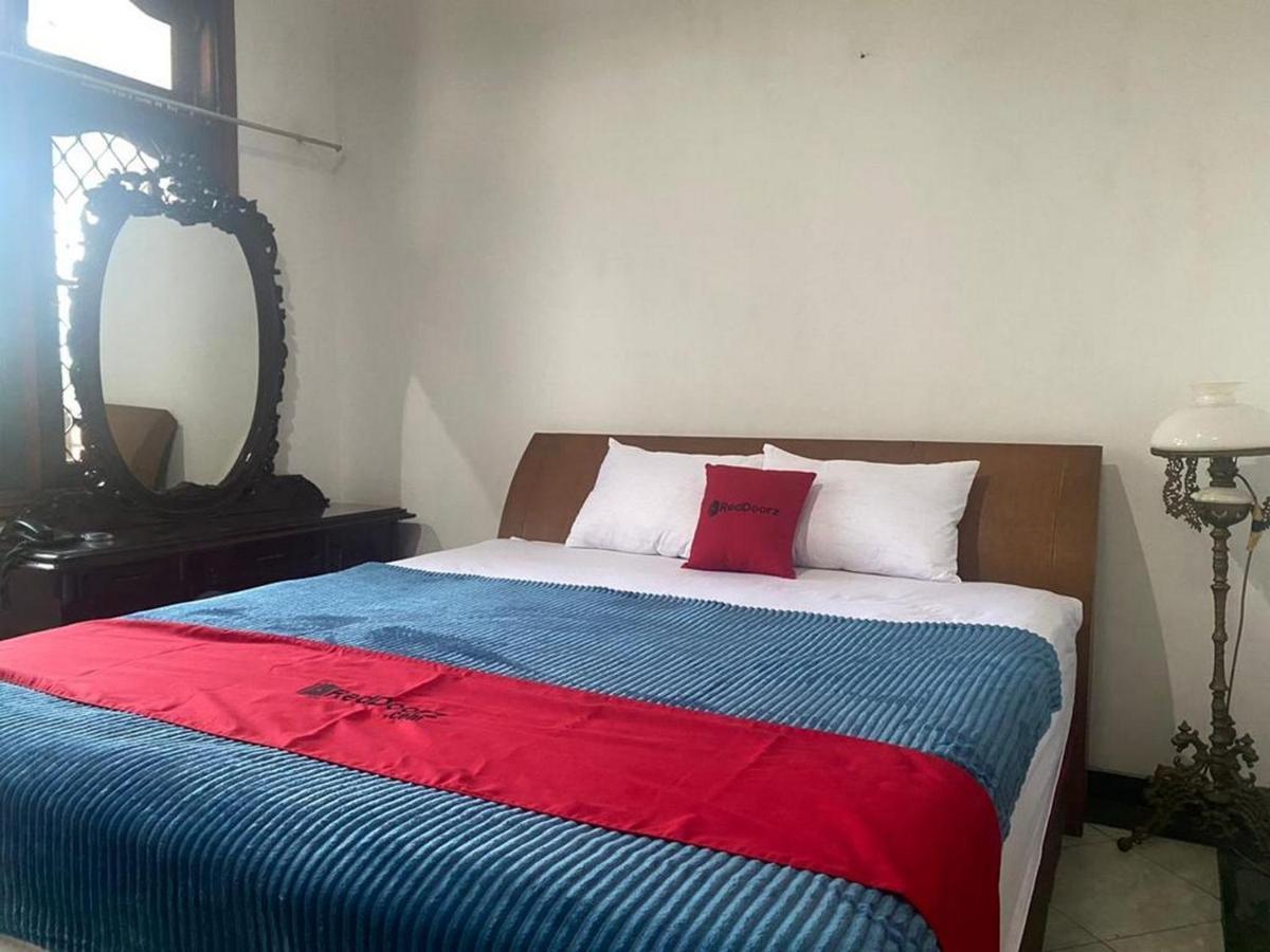 Hotel Reddoorz Syariah @ Karang Pilang Karangpilang Exteriér fotografie