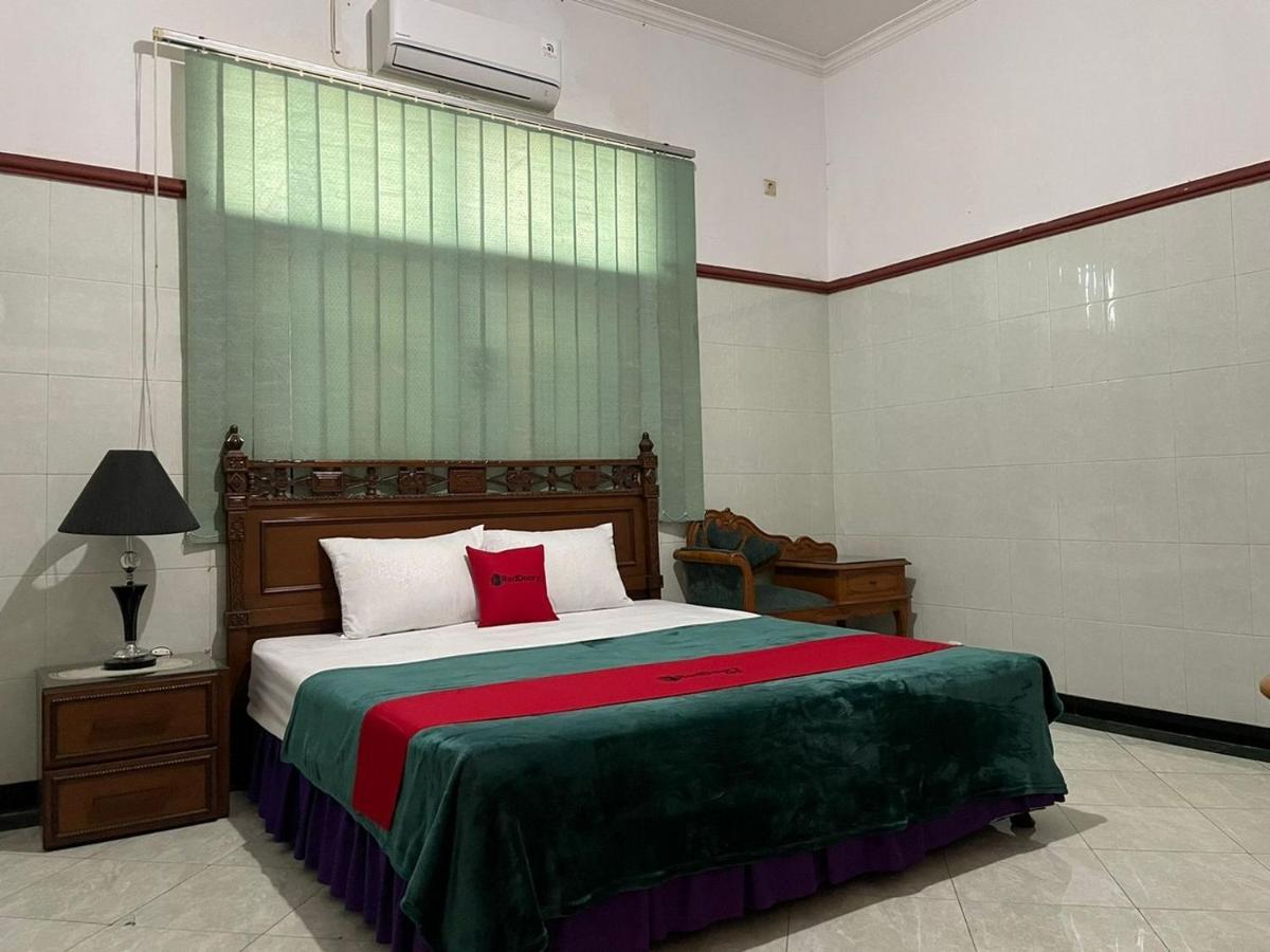Hotel Reddoorz Syariah @ Karang Pilang Karangpilang Exteriér fotografie
